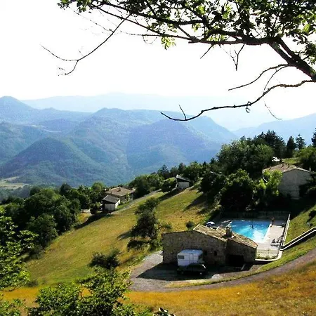 Couette-café Privées - Maison D Hôtes Piot - Drôme 3*